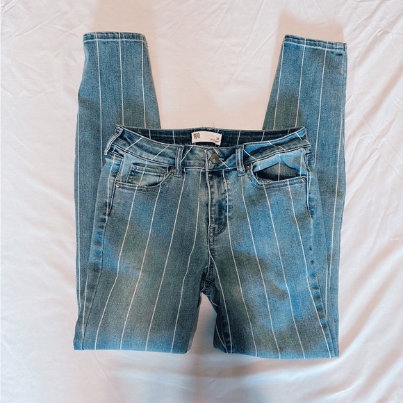 Tilly’s RSQ Pinstripe Non-Distressed Ibiza Skinny Jeans - Picture 1 of 11